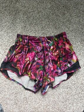 Lululemon Hotty Hot Design Shorts - Regular